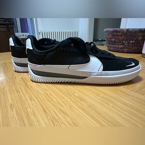 Nike Brsb sneaker mens 6 women’s 7.5